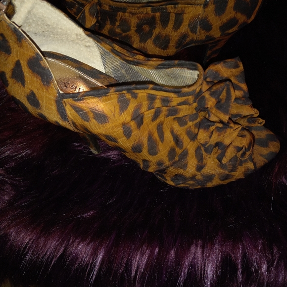 Cheetah Print Heels - Picture 2 of 6